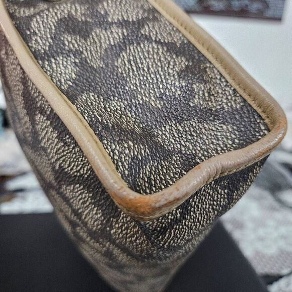 Yves Saint Laurent pouch - Picture 11 of 12